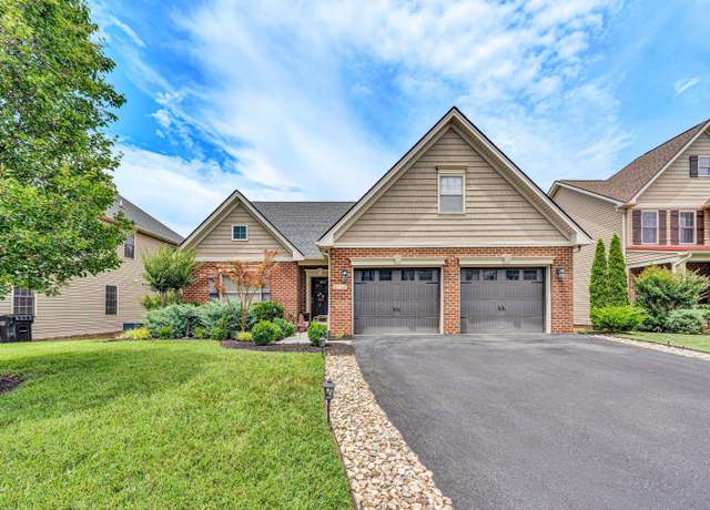 Property at 2532 Russlen Dr, Salem, VA 24153, 3 beds, 3 baths