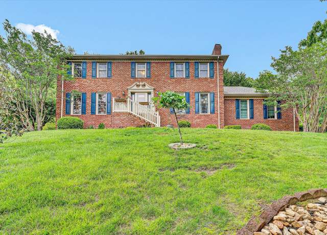 Property at 5643 Orchard Valley Cir, Roanoke, VA 24018, 4 beds, 3.5 baths