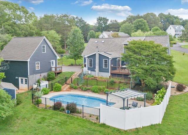 Property at 245 Indian Pointe Dr, Hardy, VA 24101, 3 beds, 2.5 baths