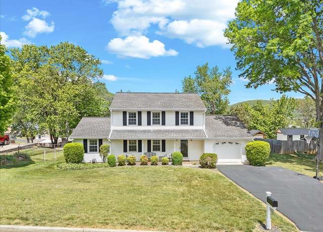 Property at 5114 Harvest Ridge Rd, Roanoke, VA 24019, 3 beds, 2 baths