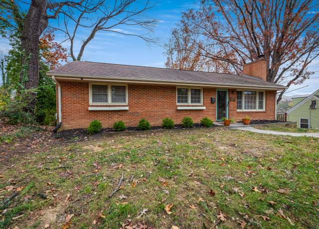 Property at 2616 Montgomery Ave SW, Roanoke, VA 24015, 3 beds, 2.5 baths