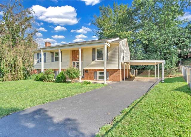 Property at 1048 Grove Ln, Roanoke, VA 24012, 5 beds, 2 baths