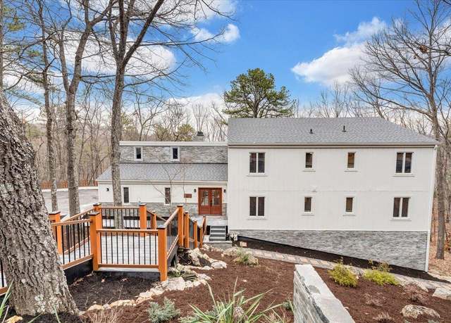 Property at 5025 Upland Game Rd, Roanoke, VA 24018, 4 beds, 4.5 baths