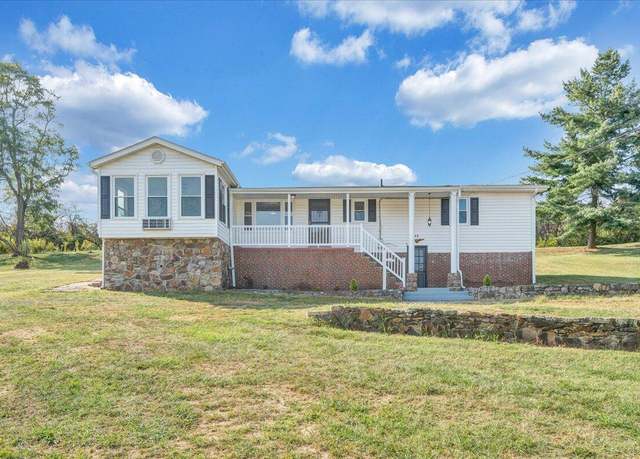 Property at 49 Monarch St, Daleville, VA 24083, 3 beds, 2.5 baths