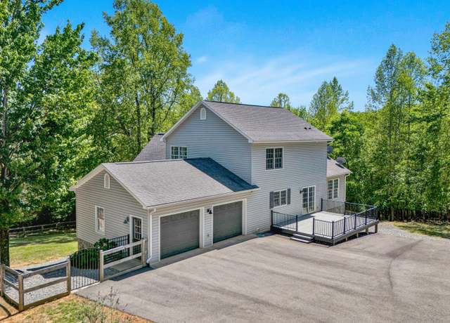 Property at 61 Cove Side Ln, Moneta, VA 24121, 3 beds, 2.5 baths