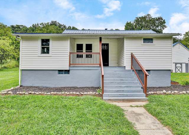 Property at 854 Den Hill Rd, Christiansburg, VA 24073, 3 beds, 1 bath