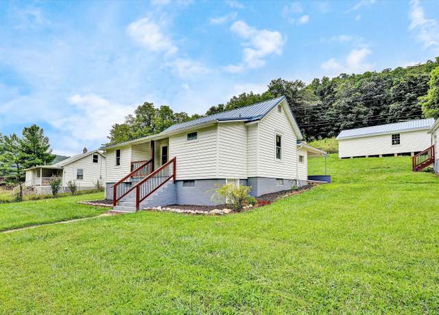 Property at 854 Den Hill Rd, Christiansburg, VA 24073, 3 beds, 1 bath