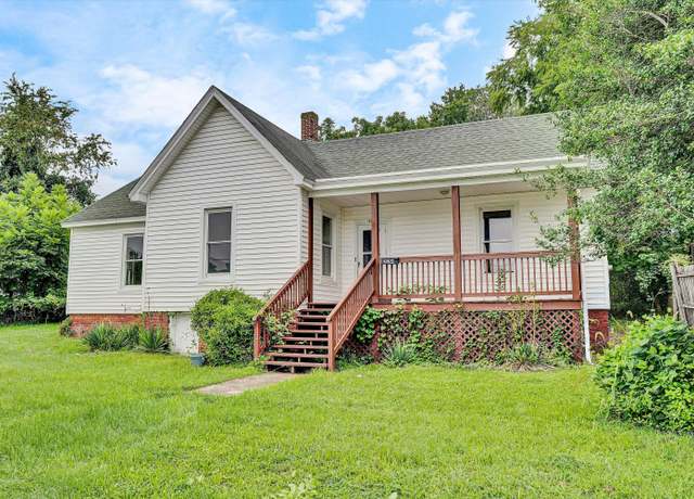 Property at 224 Lagrange St, Pulaski, VA 24301, 4 beds, 2 baths