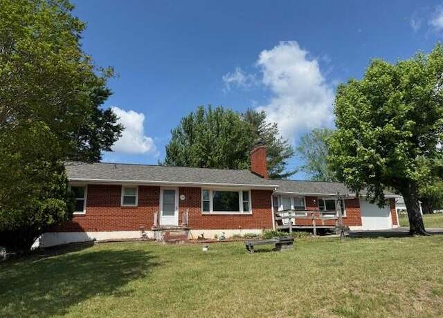 Property at 108 Parkway Ln, Vinton, VA 24179, 3 beds, 1 bath