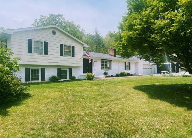 Property at 1407 Russell Dr, Covington, VA 24426, 6 beds, 4.5 baths