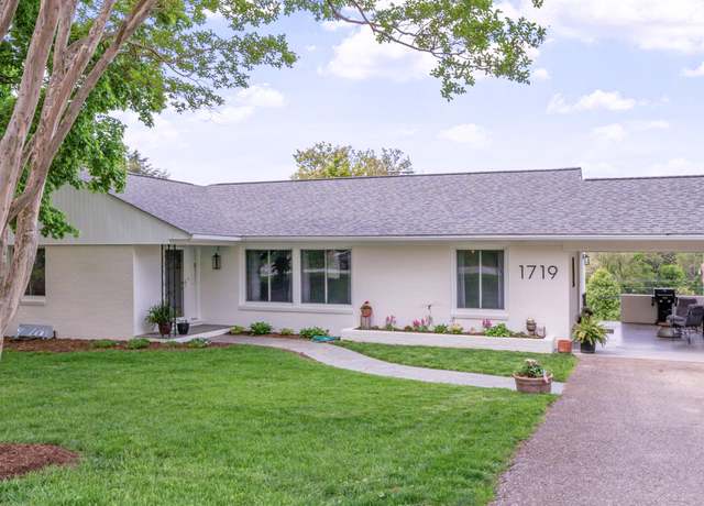 Property at 1719 Blair Rd SW, Roanoke, VA 24015, 4 beds, 2.5 baths