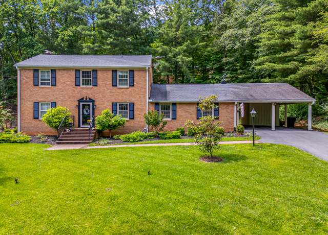 Property at 2011 Cantle Ln, Roanoke, VA 24018, 4 beds, 2.5 baths