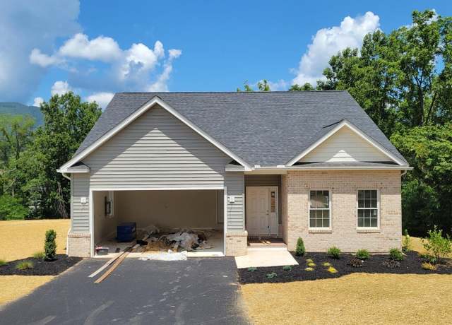 Property at 5598 Old Grove Ln, Salem, VA 24153, 3 beds, 2.5 baths