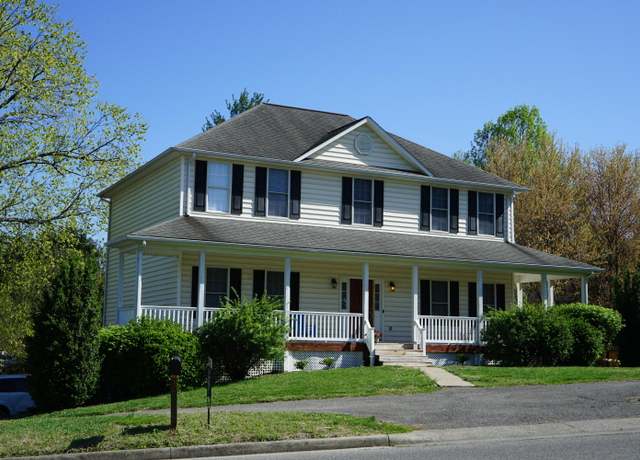 Property at 4808 Pleasant Hill Dr, Roanoke, VA 24018, 5 beds, 3 baths
