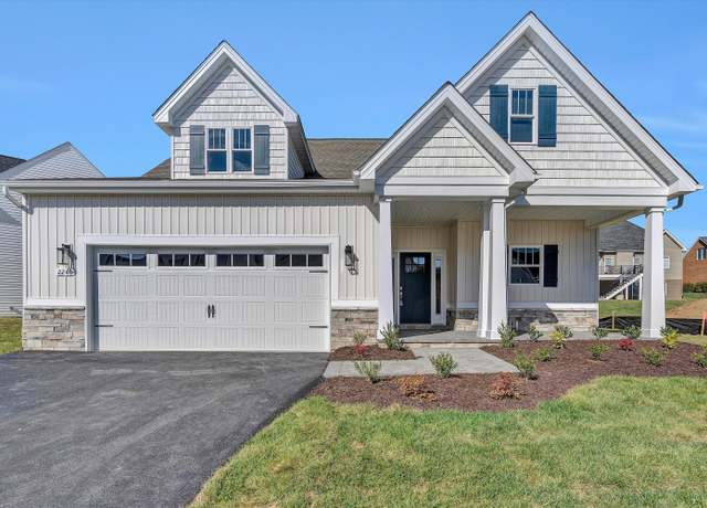 Property at 2240 Foxfield Ln, Salem, VA 24153, 4 beds, 3 baths