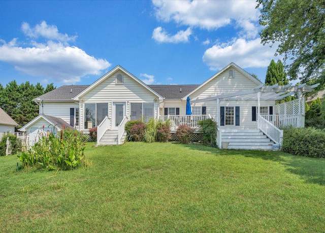 Property at 395 Chestnut Creek Dr, Hardy, VA 24101, 3 beds, 2 baths