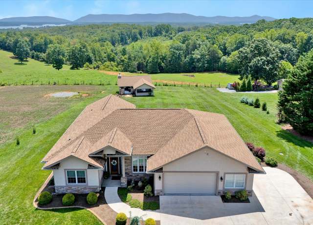Property at 2434 Bluewater Dr, Moneta, VA 24121, 3 beds, 2 baths