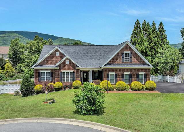 Property at 1305 Panorama Cir, Salem, VA 24153, 5 beds, 4 baths