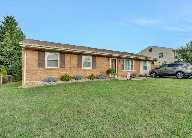 Property at 931 Ingleside Ln, Salem, VA 24153, 3 beds, 1 bath