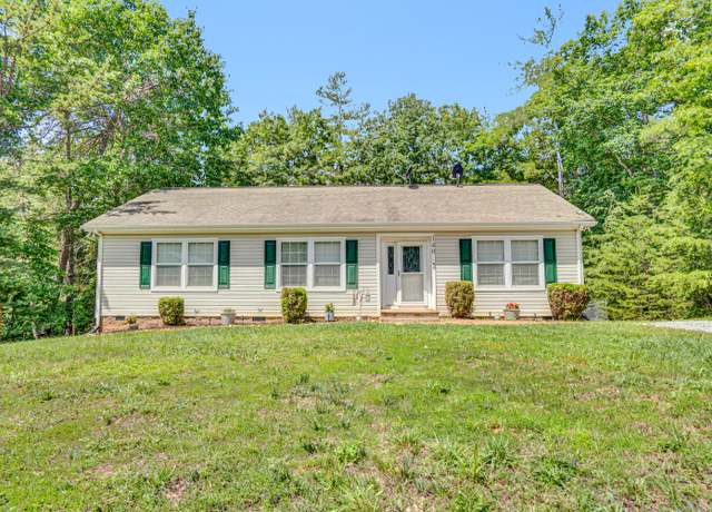 Property at 140 Circle View St, Rocky Mount, VA 24151, 3 beds, 2 baths