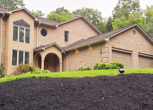 Property at 1725 Morwanda St, Salem, VA 24153, 2 beds, 3.5 baths