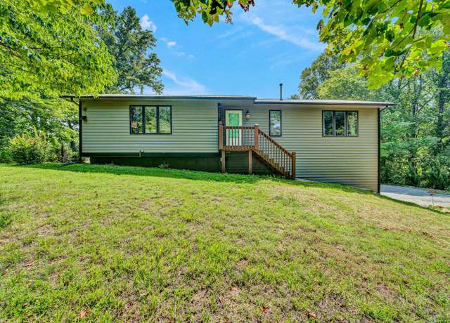 Property at 7207 Carriage Hills Dr, Roanoke, VA 24018, 4 beds, 2.5 baths