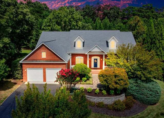 Property at 1714 Innsbrooke Dr, Salem, VA 24153, 4 beds, 2.5 baths