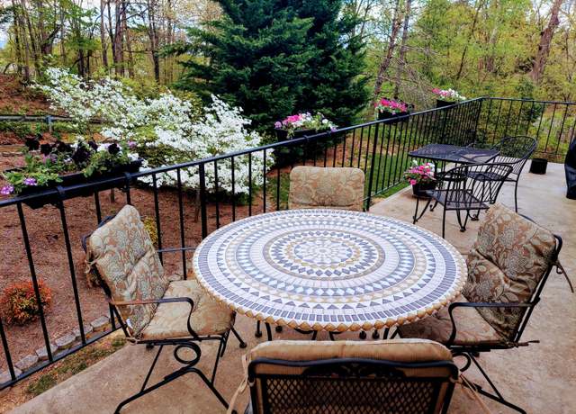 Property at 3370 Kelly Lane Ext, Roanoke, VA 24018, 3 beds, 2.5 baths