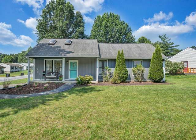 Property at 2914 Elderwood Rd, Salem, VA 24153, 3 beds, 1 bath
