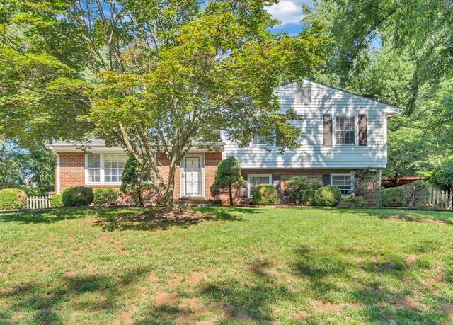 Property at 3403 Greencliff Rd, Roanoke, VA 24018, 4 beds, 2 baths