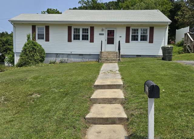 Property at 1211 Stoutamire Dr, Salem, VA 24153, 3 beds, 1 bath