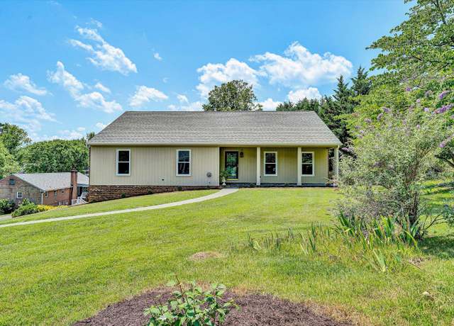 Property at 160 Ivy Ln, Daleville, VA 24083, 3 beds, 2 baths