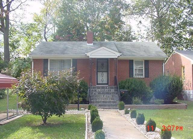Property at 2108 Wayne St NE, Roanoke, VA 24012, 2 beds, 1 bath