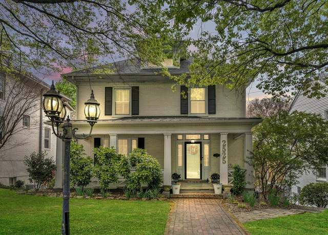 Property at 2525 Avenham Ave SW, Roanoke, VA 24014, 4 beds, 3.5 baths