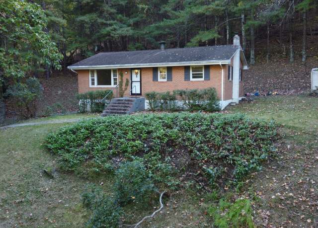 Property at 7464 Marie Dr, Roanoke, VA 24018, 3 beds, 2 baths