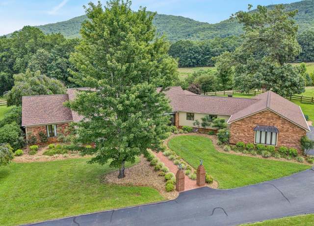 Property at 270 Parkside Ln, Rocky Mount, VA 24151, 4 beds, 4 baths