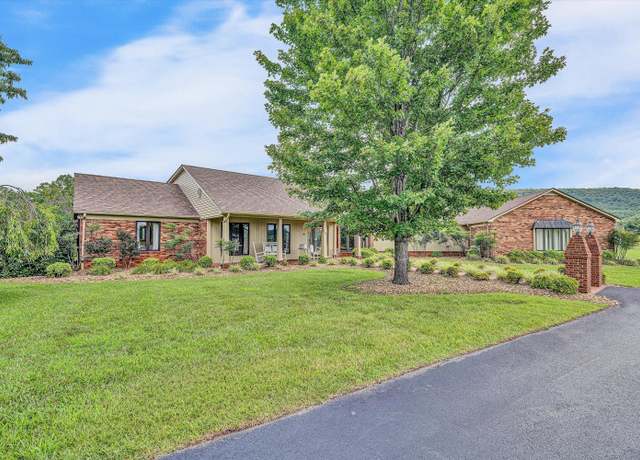 Property at 270 Parkside Ln, Rocky Mount, VA 24151, 4 beds, 4 baths