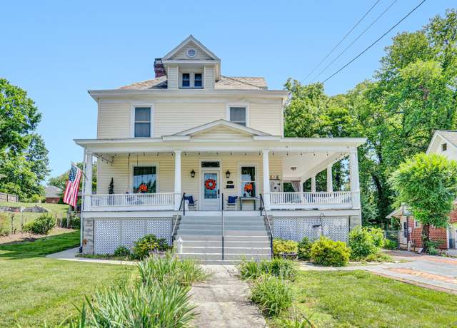 Property at 1921 Cambridge Ave SW, Roanoke, VA 24015, 4 beds, 2 baths