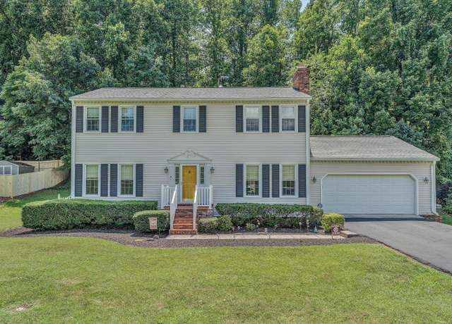 Property at 112 Upland Dr, Salem, VA 24153, 4 beds, 2.5 baths