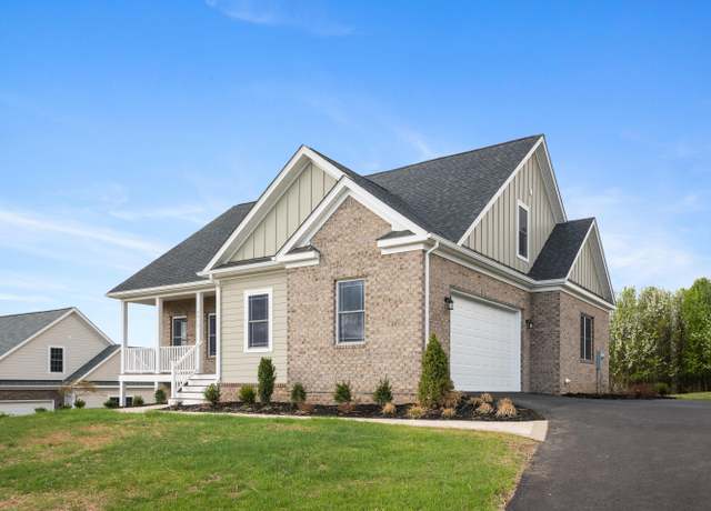 Property at 6913 Doral Dr, Radford, VA 24141, 3 beds, 2.5 baths
