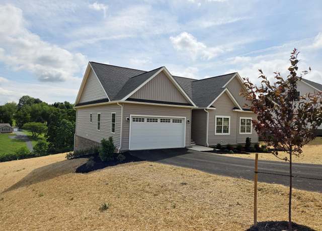 Property at 5240 Country Meadow Dr, Dublin, VA 24084, 3 beds, 2.5 baths