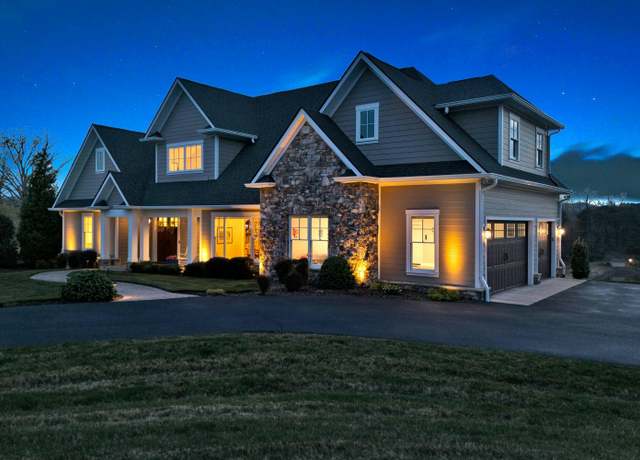 Property at 3855 Saul Ln, Roanoke, VA 24014, 4 beds, 4.5 baths