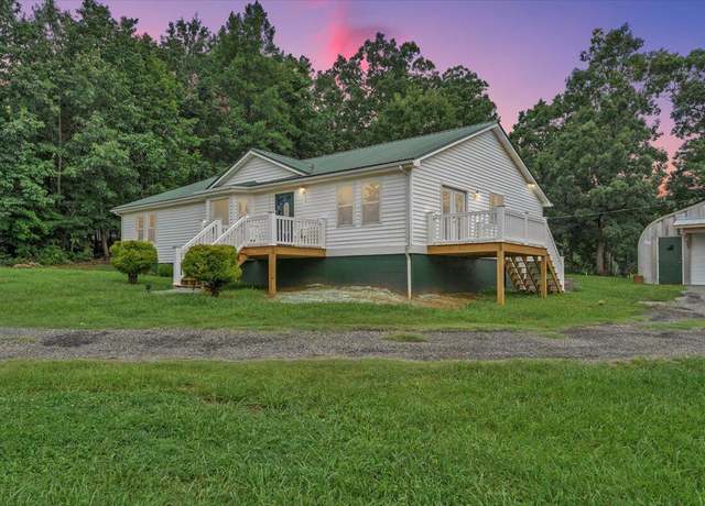 Property at 25 Dixie Dr, Rocky Mount, VA 24151, 2 beds, 1.5 baths
