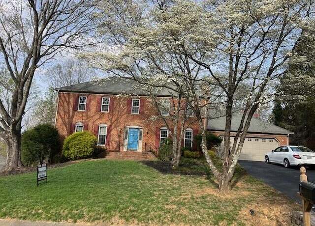 Property at 5211 Canter Dr, Roanoke, VA 24018, 4 beds, 2.5 baths