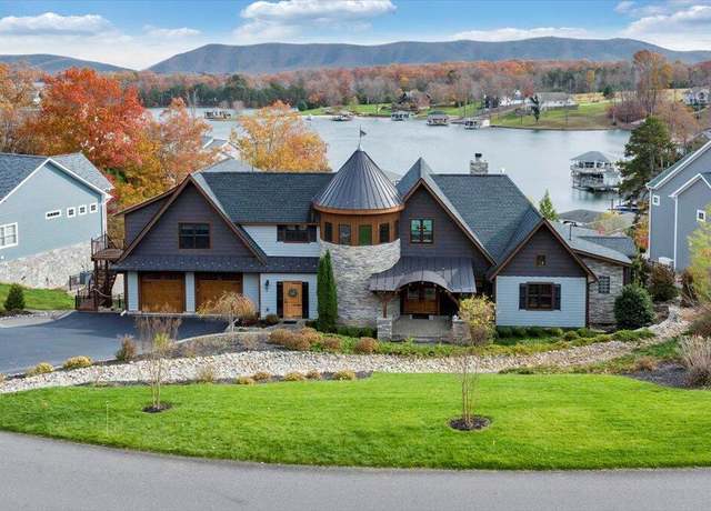 Property at 243 Compass Cove Cir, Moneta, VA 24121, 4 beds, 3.5 baths