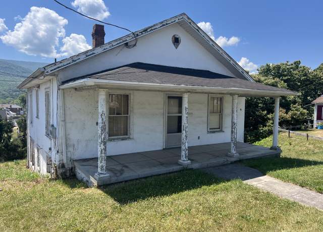 Property at 119 W Edgemont Dr, Covington, VA 24426, 4 beds, 2 baths