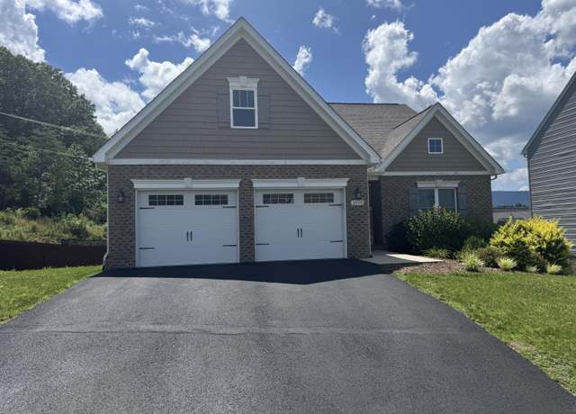 Property at 2570 Woods Meadow Ln, Salem, VA 24153, 4 beds, 3 baths