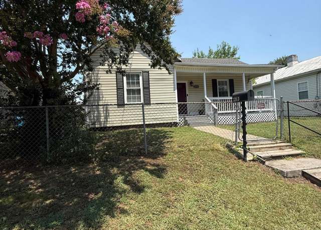 Property at 2213 Russell Ave SW, Roanoke, VA 24015, 2 beds, 1 bath