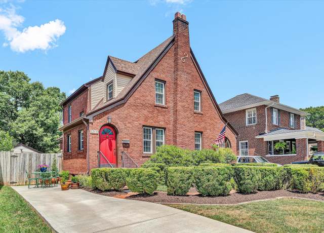 Property at 2511 Avenel Ave SW, Roanoke, VA 24015, 3 beds, 2 baths