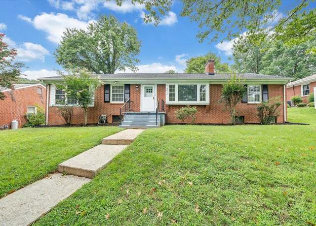Property at 3016 Grandin Rd, Roanoke, VA 24018, 3 beds, 1.5 baths
